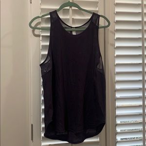 BARELY WORN Lululemon workout tank w/ mesh detail
